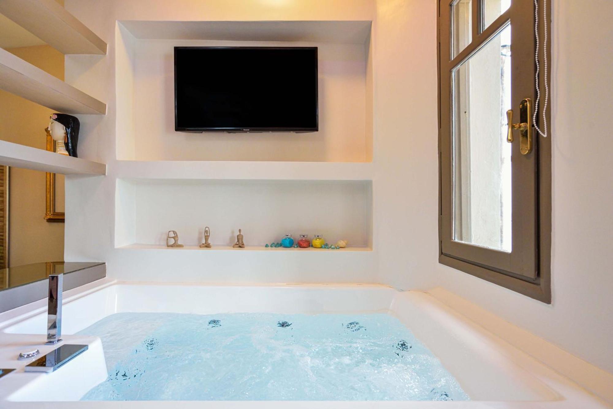 East Seafront Suite Ханья Экстерьер фото